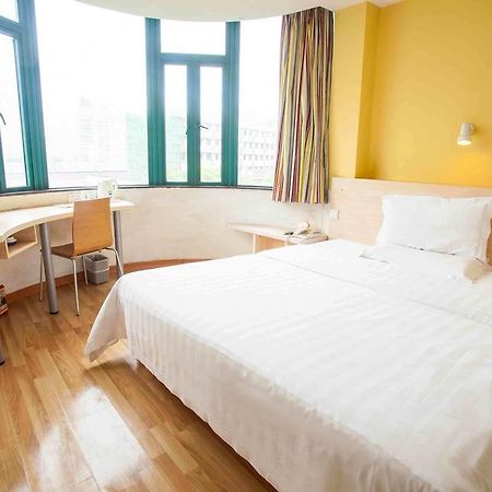 7Days Premium Shenzhen High New Science And Technology Park Subway Station Hotell Rom bilde
